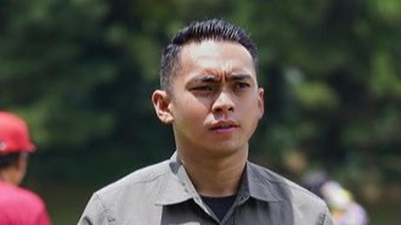 Pada tahun 2019, Serda Fadlil sempat mendapat penghargaan sebagai Bintara Terbaik. Tak heran jika dirinya kemudian dipercaya untuk menjadi ajudan pribadi Jenderal Dudung.