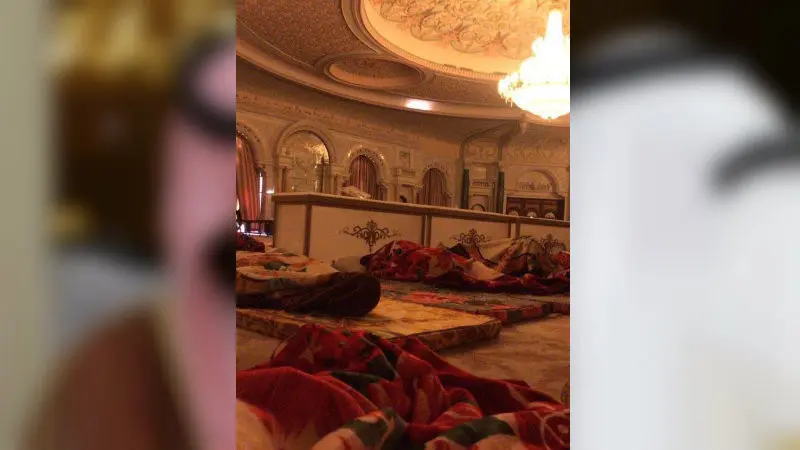 Beredar foto dan video yang menunjukkan kondisi 11 pangeran Arab yang ditahan (Twitter/@MBNSaudi)