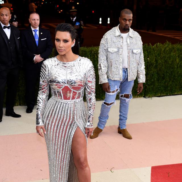 20160502-Selebriti Pamer Kaki Jenjang di Met Gala 2016-New York