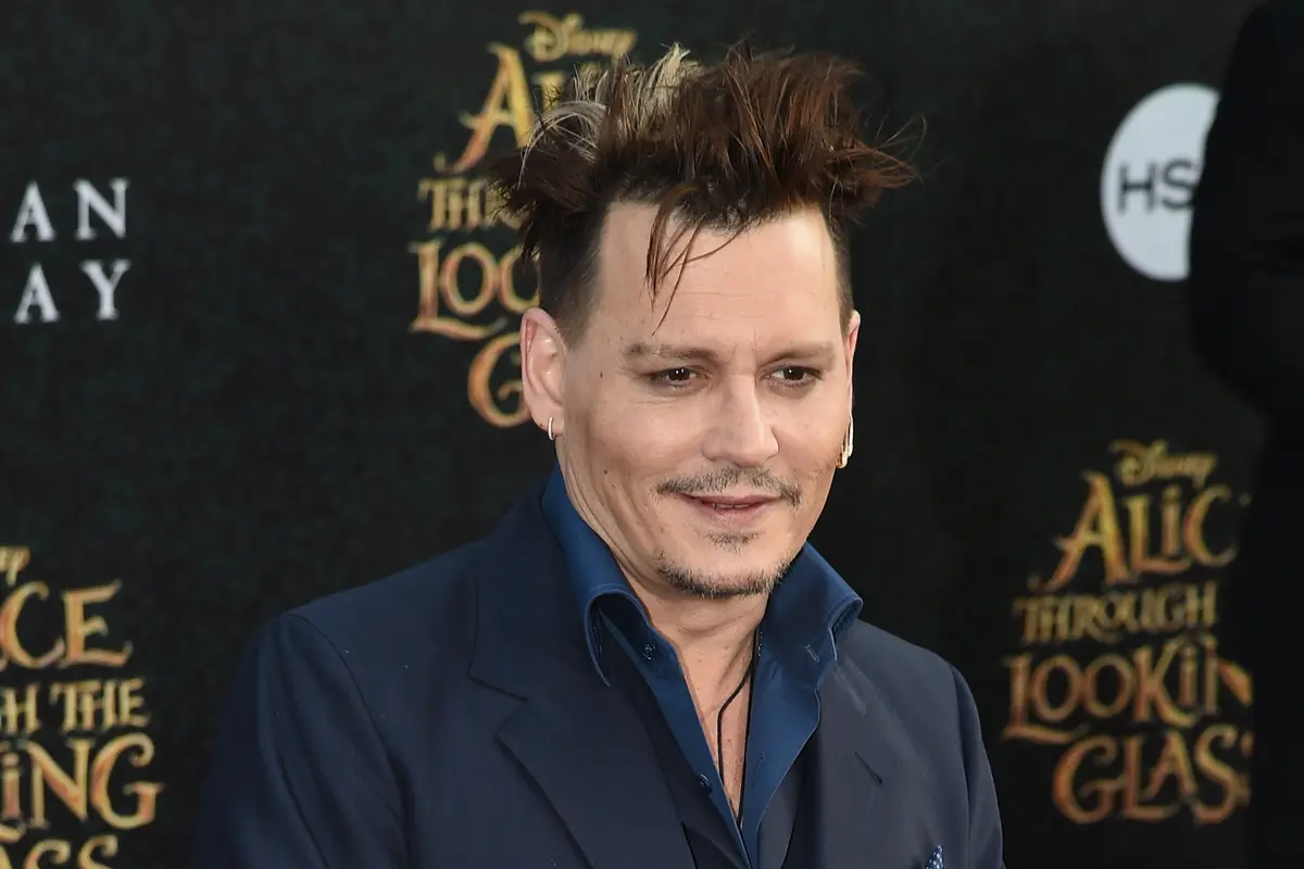 [Bintang] Johnny Depp Jadi Gebetan Dumbledore di Fantastic Beasts 2
