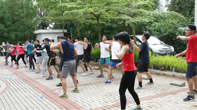 Body combat, olahraga yang memadukan beragam gerakan bela diri. 