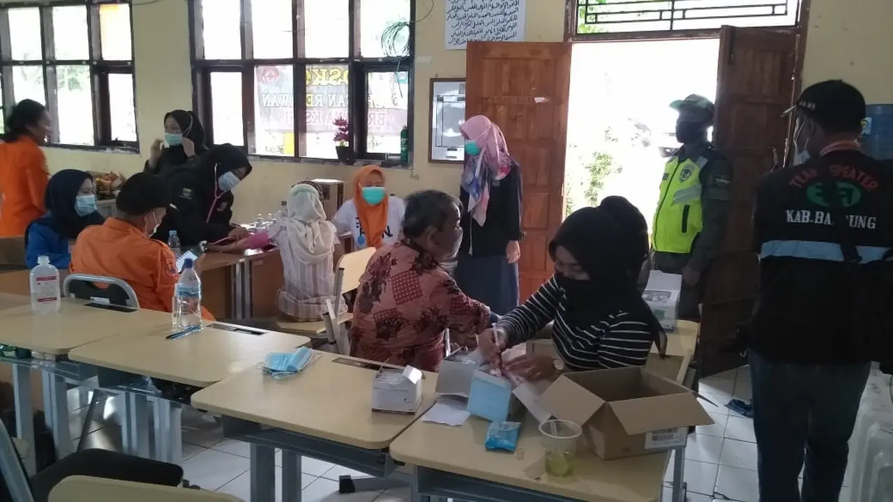 KSPSI membuka posko tanggap bencana untuk meringankan beban korban tanah longsor di Sumedang, Jawa Barat