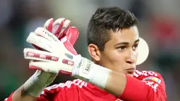 Raúl Gudiño, kiper Meksiko berusia 19 tahun ini sekarang dalam masa peminjaman ke Uniao Madeira dari Porto. Gudino meraih Concacaf Young Goalkeeper of the Year 2013 setelah penampilan apiknya di Piala Dunia U-17. (AFP)