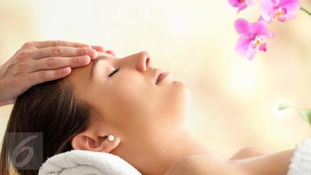 Benarkah Double Masker Lebih Baik dalam Perawatan Kulit Wajah?