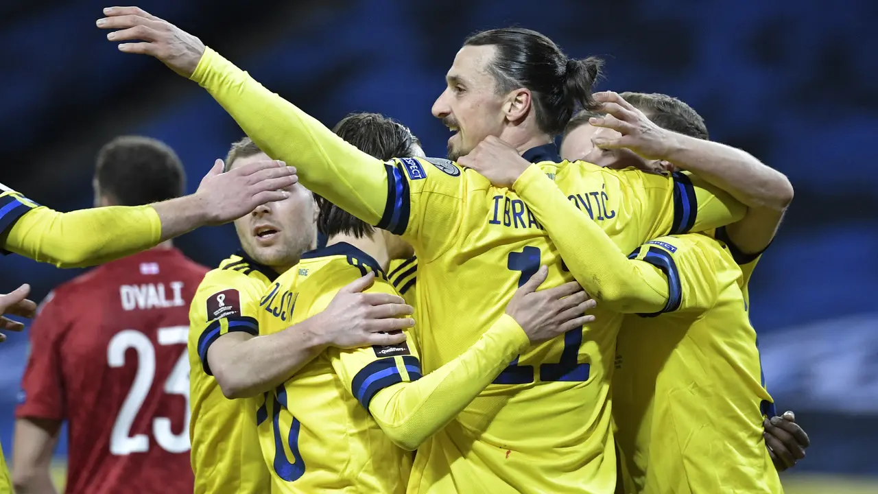 FOTO: Diwarnai Comeback Ibra, Swedia Hanya Menang Tipis 1-0 atas Georgia - Zlatan Ibrahimovic; Tim Swedia