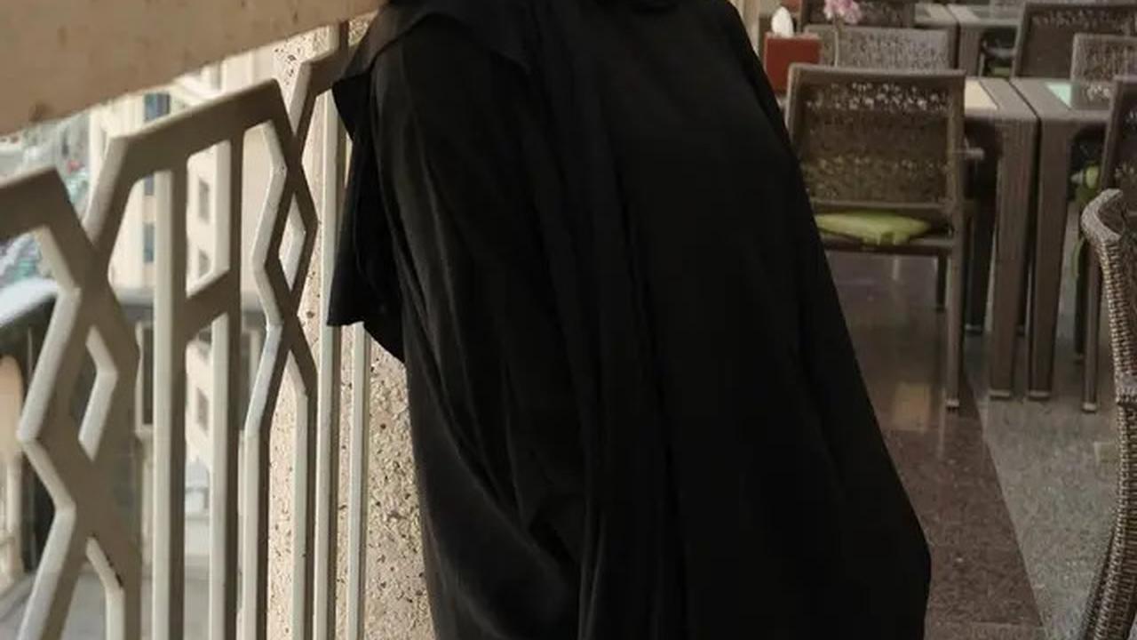 6 Potret Mahalini Pakai Hijab Meleyot di Tanah Suci, Sule Puji Penampilan Menantu