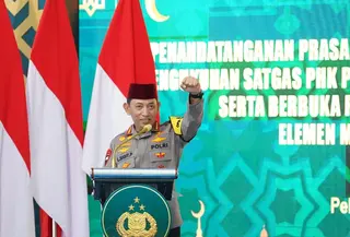 Kapolri Jenderal Polisi Listyo Sigit Prabowo meresmikan renovasi Masjid Al-Adzim Mapolda Riau dalam rangkaian kunjungan kerja dan Safari Ramadan di Pekanbaru, Selasa (17/3/2026) (Istimewa)
