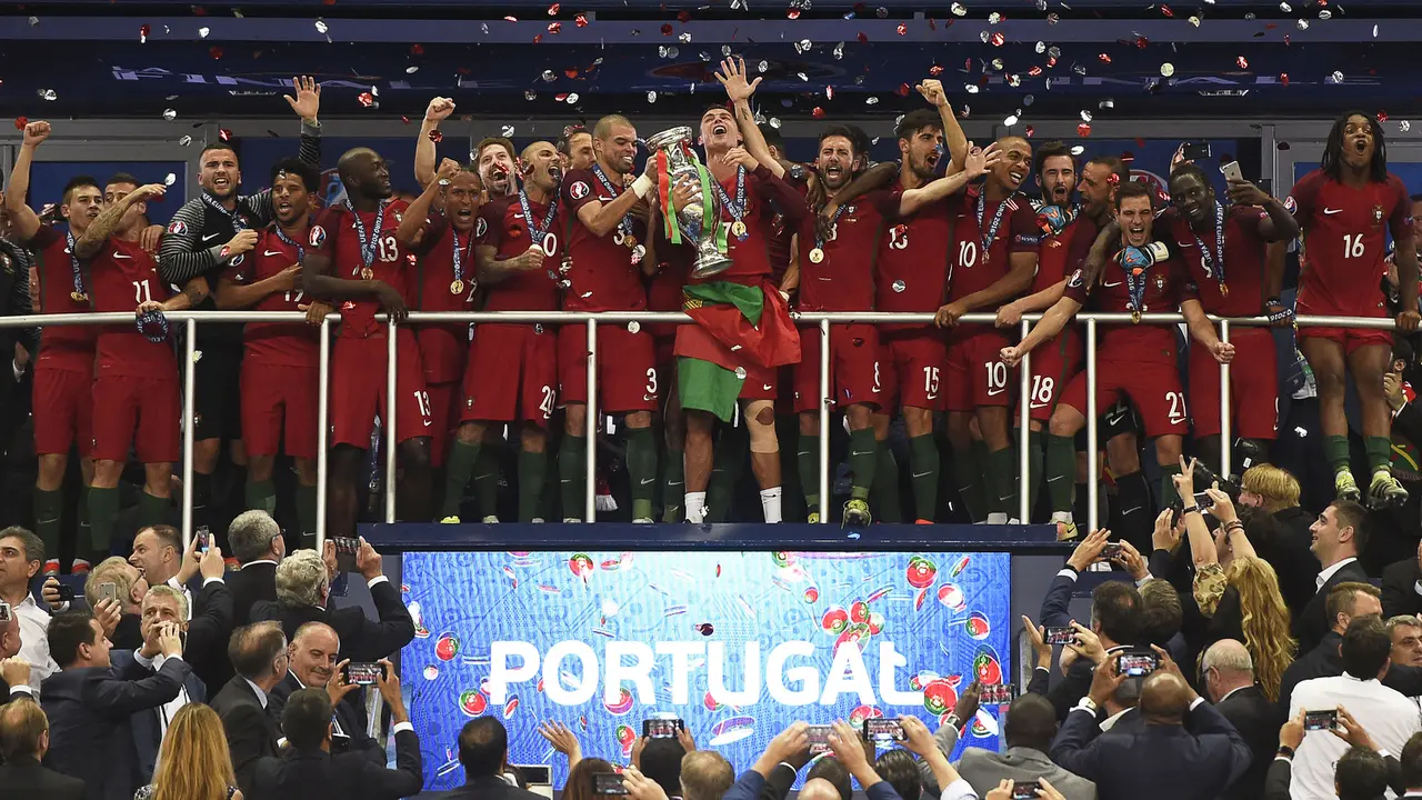 Foto Piala Eropa: Diprediksi Pertahankan Piala, 5 Alasan Skuat Ronaldo Cs Diprediksi Juara Euro 2020