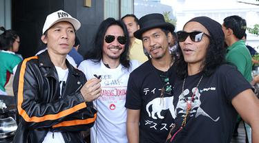 Slank Dan Band Band 90an Ajak Penikmat Musik Nostalgia Di Ancol News Entertainment Fimela Com Bukan dawai yang sekarang,,lagunya tentang persahabatan dan cinta…tapi lupa judul dan liriknya,,biasa bantu? slank dan band band 90an ajak penikmat