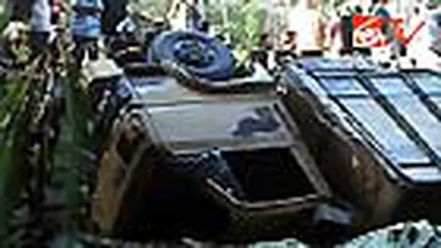 Rem Blong, Truk Masuk Jurang