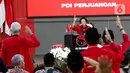 "Sekarang hukum dipermainkan, kekuasaan dijalankan semau-maunya, no... no... no... Saya tiga kali karena nomor kita 3," ujar Megawati. (Liputan6.com/Herman Zakharia)