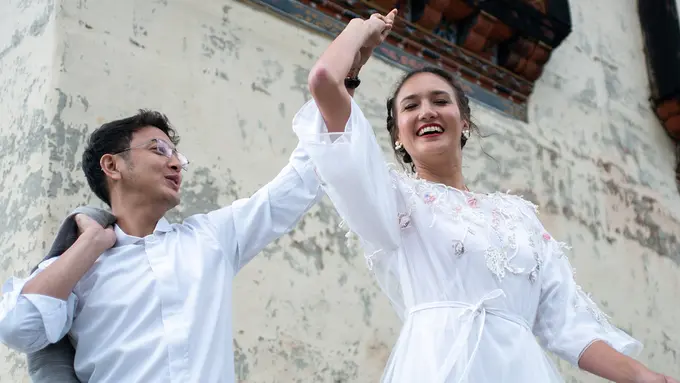 [Bintang] Nadine Chandrawinata dan Dimas Anggara