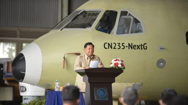 Menteri Pertahanan Indonesia Prabowo Subianto menyebutkan pesawat CN235 buatan PT Dirgantara Indonesia (PTDI) laris di pasar Internasional.