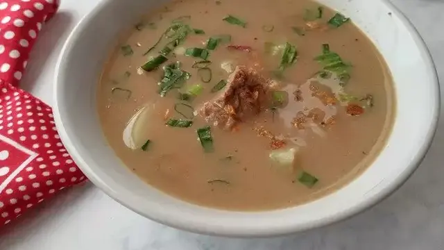 10 Makanan Khas Makassar yang Paling Populer, dari Manis hingga Gurih