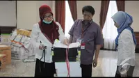 Berkas yang diberikan Tim Prabowo-Hatta telah disahkan oleh Mahkamah Konstitusi sebagai alat bukti, Jakarta, Senin (18/8/2014) (Liputan6.com/Herman Zakharia)