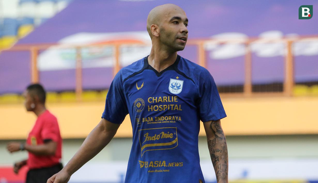 Ekspresi penyerang PSIS Semarang, Bruno Silva saat melawan Persela Lamongan dalam laga pekan pertama BRI Liga 1 2021/2022 di Stadion Wibawa Mukti, Cikarang, Sabtu (04/09/2021). (Bola.com/Bagaskara Lazuardi)