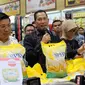 Budi Waseso saat melakukan operasi pasar di LotteMart Wholesale Pasar Rebo, Jakarta, Jumat (8/9/2023). (Foto: Istimewa)