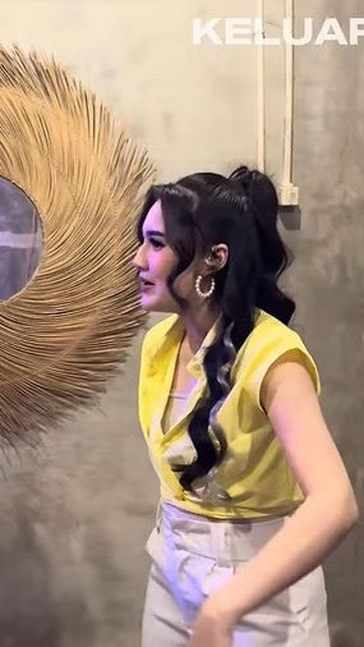 Usia Nella dan Yeni Inka