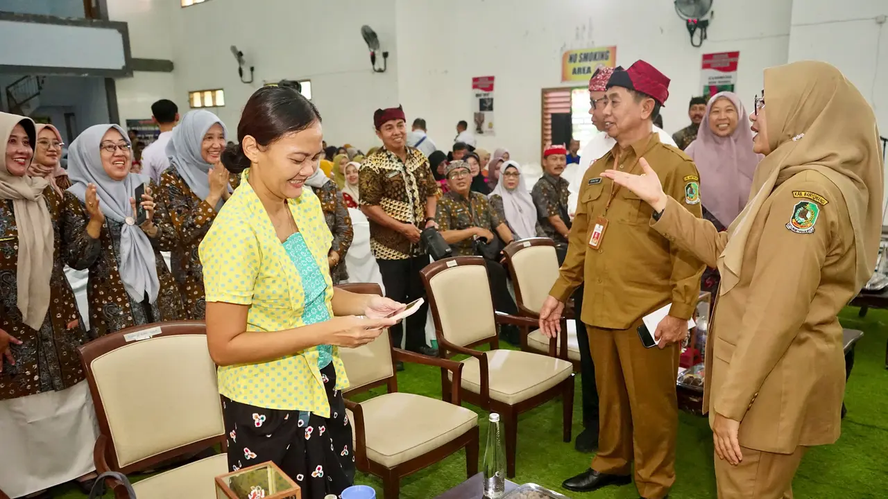 Bupati Banyuwangi Ipuk Fiestiandani tijau TPN XII di Banyuwangi (Istimewa)