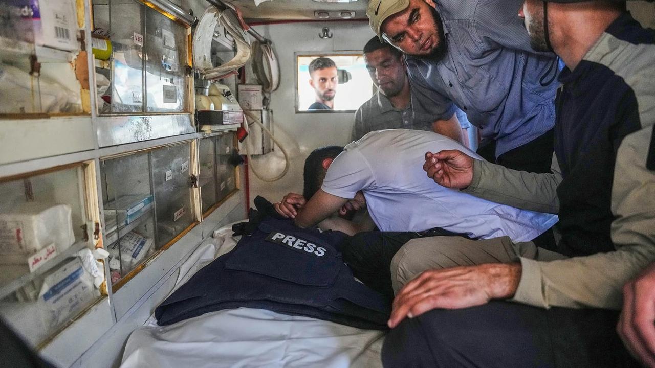 FOTO: Jurnalis Al Jazeera Tewas dalam Serangan Udara di Gaza