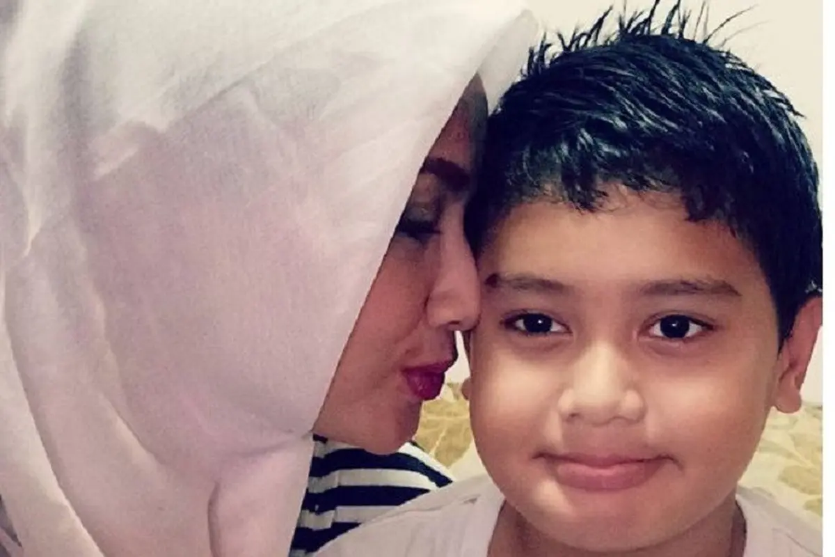 [Bintang] istri Donny Kesuma