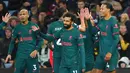 Para pemain Liverpool merayakan setelah Virgil van Dijk (kanan) mencetak gol ke gawang Aston Villa pada pertandingan sepak bola Liga Inggris di Villa Park, Birmingham, Inggris, 26 Desember 2022. Liverpool mengalahkan Aston Villa dengan skor 3-1. (AP Photo/Rui Vieira)