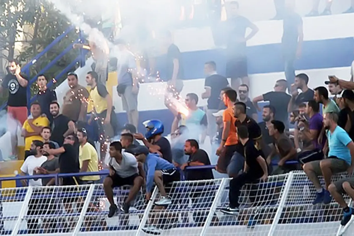 fans-olympiacos-130917b.jpg