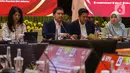 Sementara, kandidat lainnya, pasangan nomor urut 1 Ridwan Kamil-Suswono memperoleh suara sebanyak 2.183.239 atau 39,40 persen, dan pasangan nomor urut 2 Dharma Pongrekun-Kun Wardhana yang meraih 459.230 suara atau 10,53 persen. (Liputan6.com/Angga Yuniar)