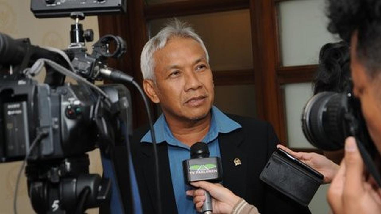 Pimpinan DPR sebut Menteri Rini tak bisa sekonyong-konyong jual BUMN