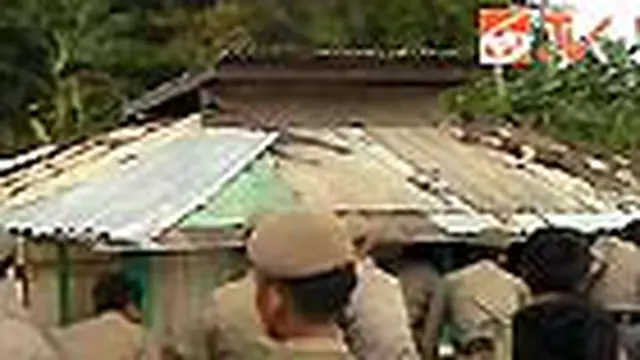 Dibongkar Satpol PP, Pemilik Warung Ngamuk