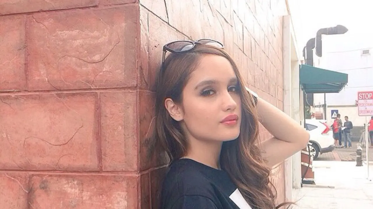 [Bintang] Cinta Laura Kiehl