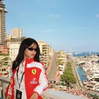 Intip gaya chic Fuji Utami nonton F1 Monaco (@fuji_an)