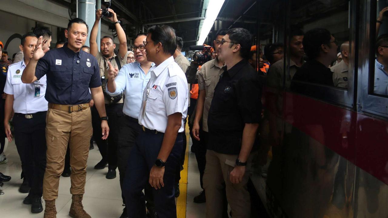 AHY tinjau arus mudik di Stasiun Pasar Senen