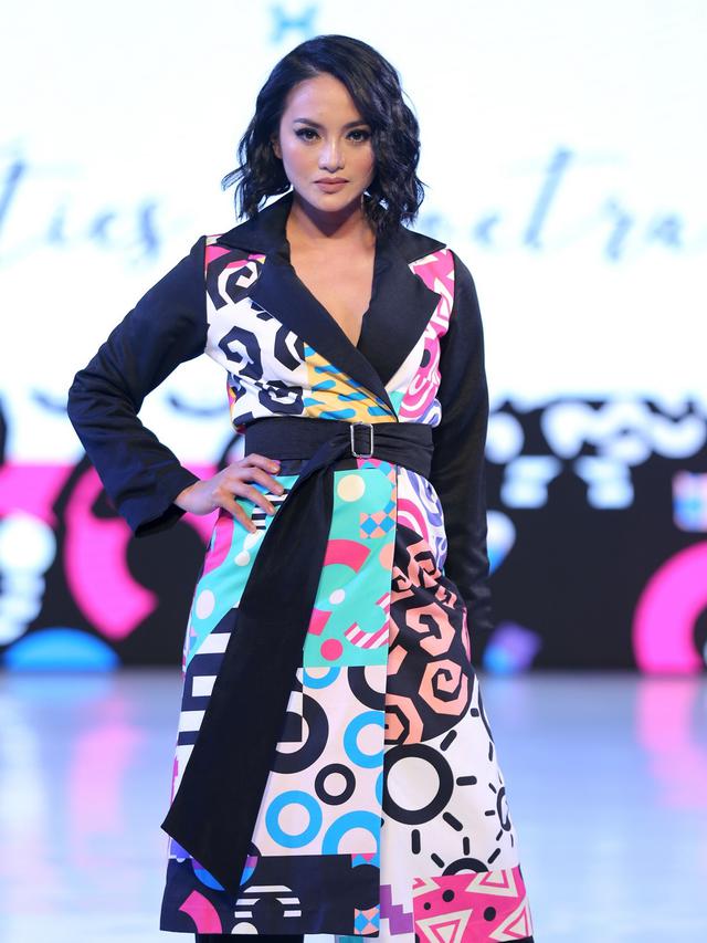 [Fimela] Tities Sapoetra X Make Over