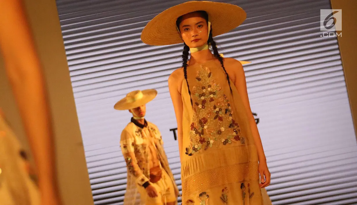 Cantiknya model dalam acara Senayan City Fashion Nation 12th Edition di Jakarta, Rabu (11/4). (Liputan6.com/Immanuel Antonius)