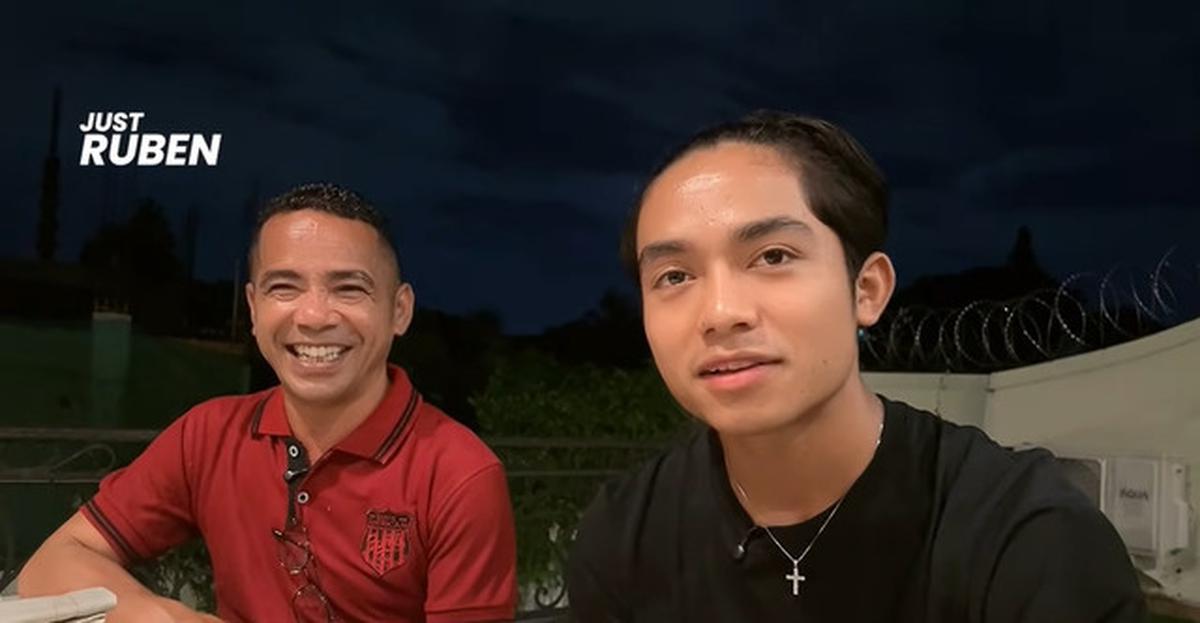 7 Potret Betrand Peto Bertemu Keluarga dari NTT, Sebut Rindu yang Terobati