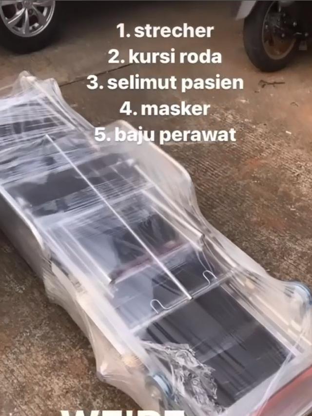 [Fimela] Ananda Omesh Rombak Mobil Kesayangan