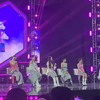 Aksi musisi Indonesia dan Korea Selatan meriahkan gelaran Lazada Fest 12.12 (Instagram ribkacarolin)