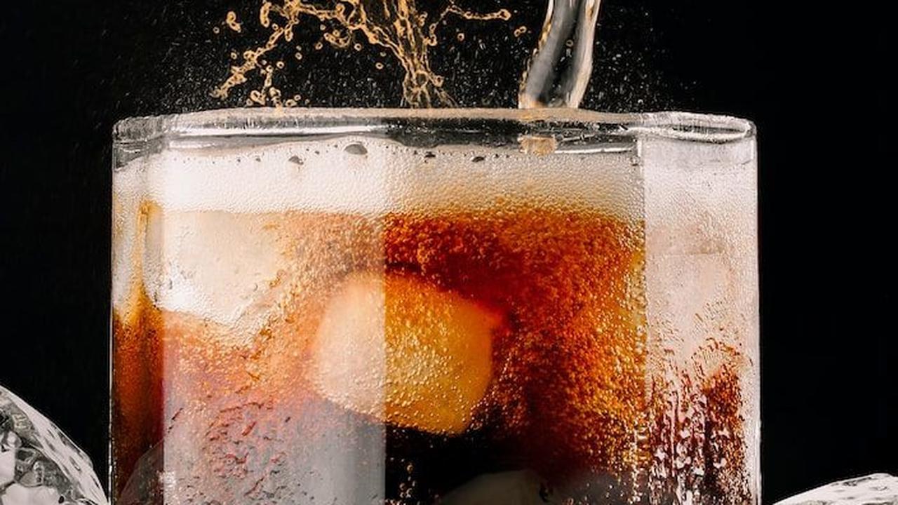 Bahaya Minum Soda Setiap Hari, Bisa Sebabkan Gusi Surut