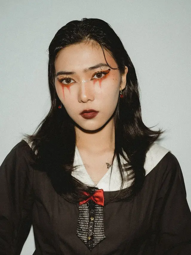 2. Rambut Layer dengan Wet Look