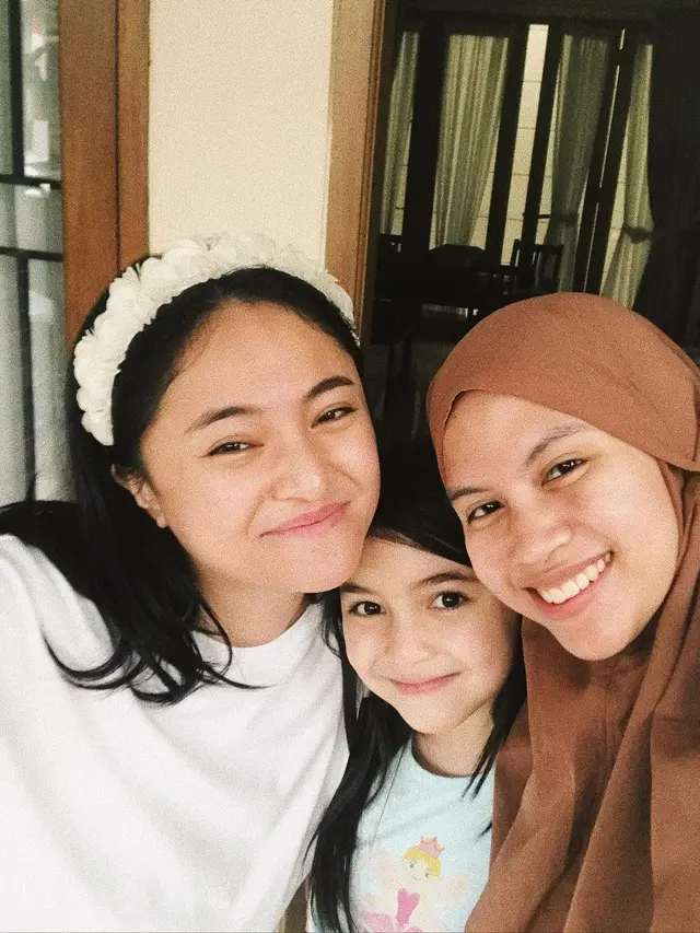 Potret Artis Dekat dengan Anak Sambung, Ashanty Hingga Zaskia Gotik
