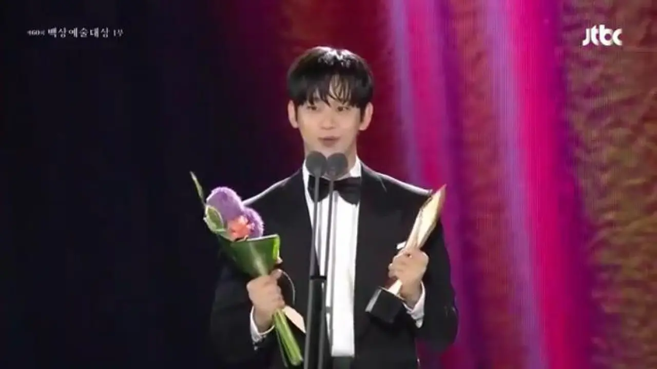 Kim Soo Hyun Menang Popularity Baeksang Arts Awards 2024, Tak Ada Ucapan Terima Kasih untuk Kim Ji Won