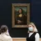 Museum Louvre Geger, 2 Wisatawan Tempel Lukisan di Ruang Mona Lisa