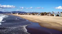 Pantai di Los Angeles. | via: pachd.com