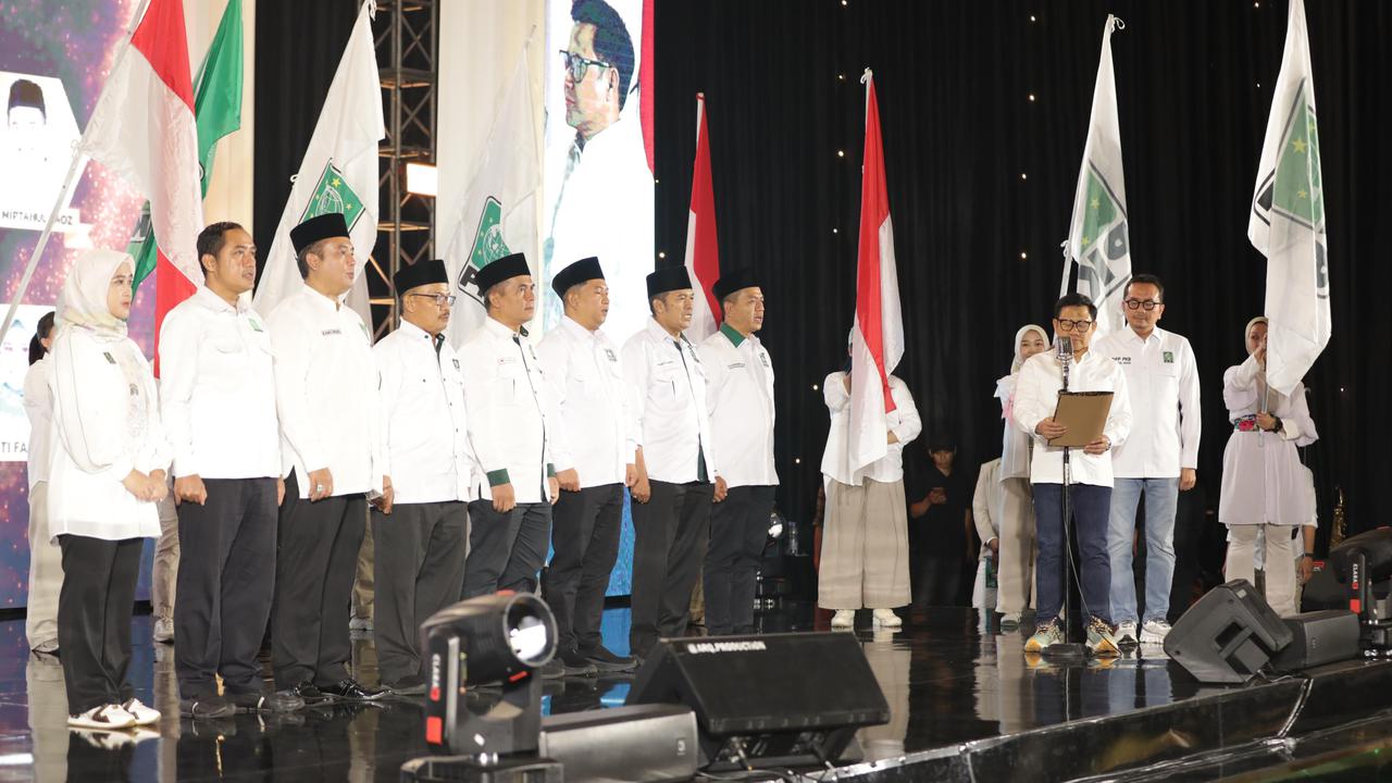 Gus Imin Kukuhkan 8 Kepala Daerah Terpilih Jadi Pengurus DPW PKB Jabar
