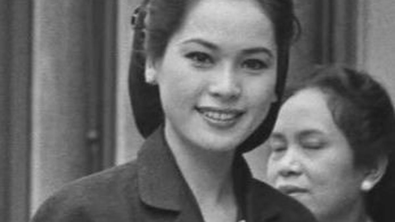 Bagi sebagian masyarakat mungkin sudah tidak asing dengan Dewi Soekarno. <br>