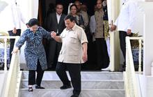 Momen Kebersamaan Prabowo dan Megawati di Istana, Gandengan Tangan Jadi Perhatian