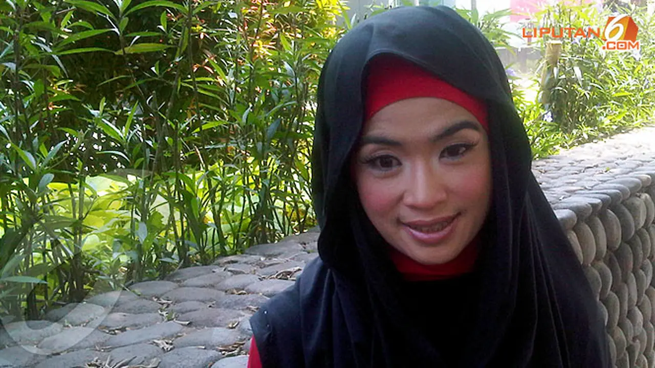 Yulia Rachman Bantah Berhijab Hanya Ikuti Tren Fashion - ShowBiz ...