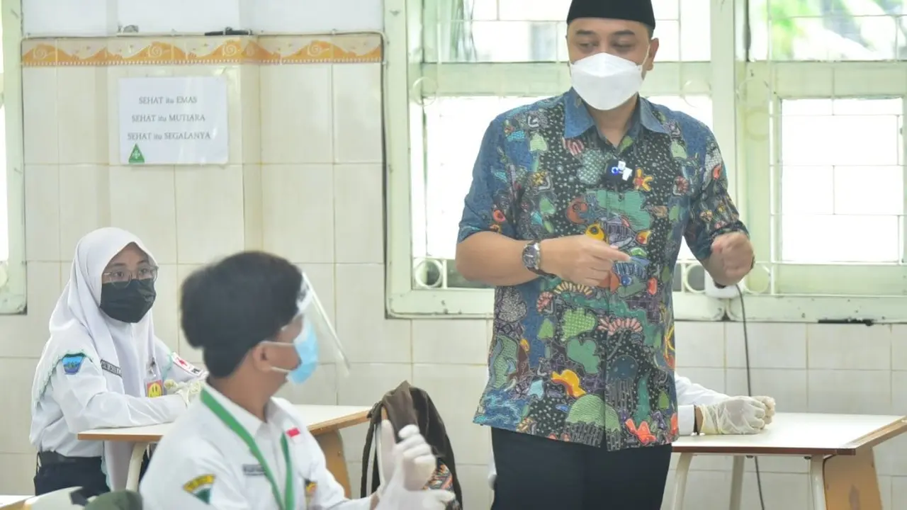 Wali Kota Surabaya Eri Cahyadi. (Dian Kurniawan/Liputan6.com)
