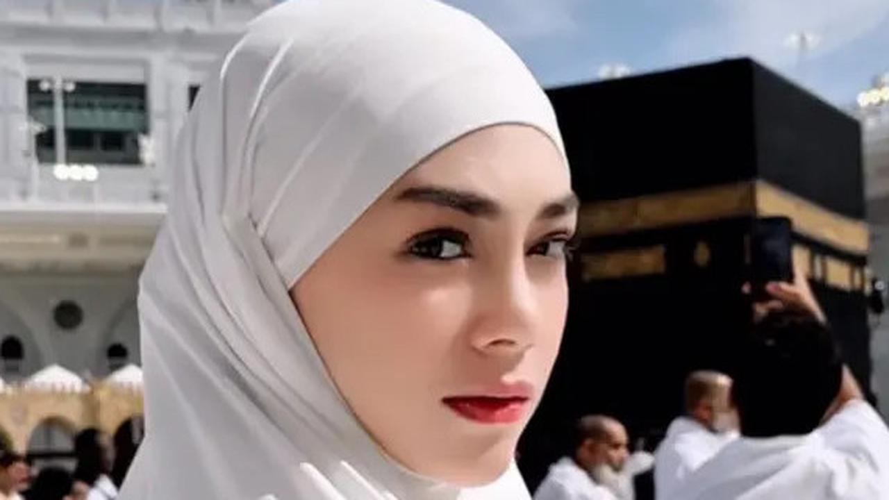 Celine Evangelista Bantah Isu Jadi Istri Kelima, Tegaskan Mualaf Bukan Karena Akan Menikah dengan Maruef Ashary